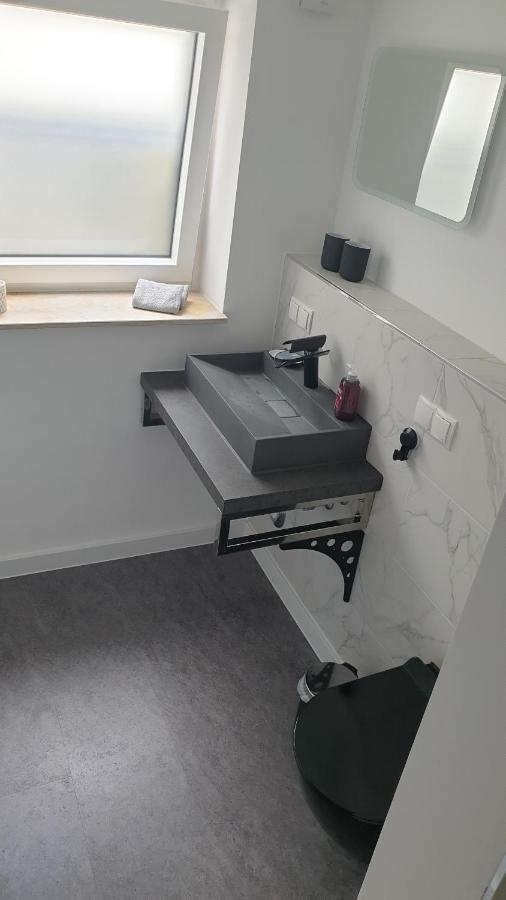 Buehl, Zentral Und Ruhig, Soutterain Appartement